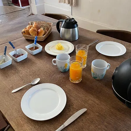 Chateau De Bouquetraud Couette-café 3*
